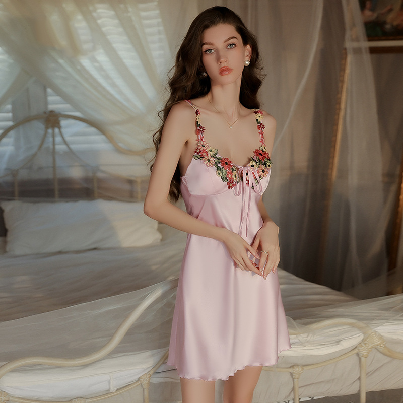 Flower smooth satin nightgown