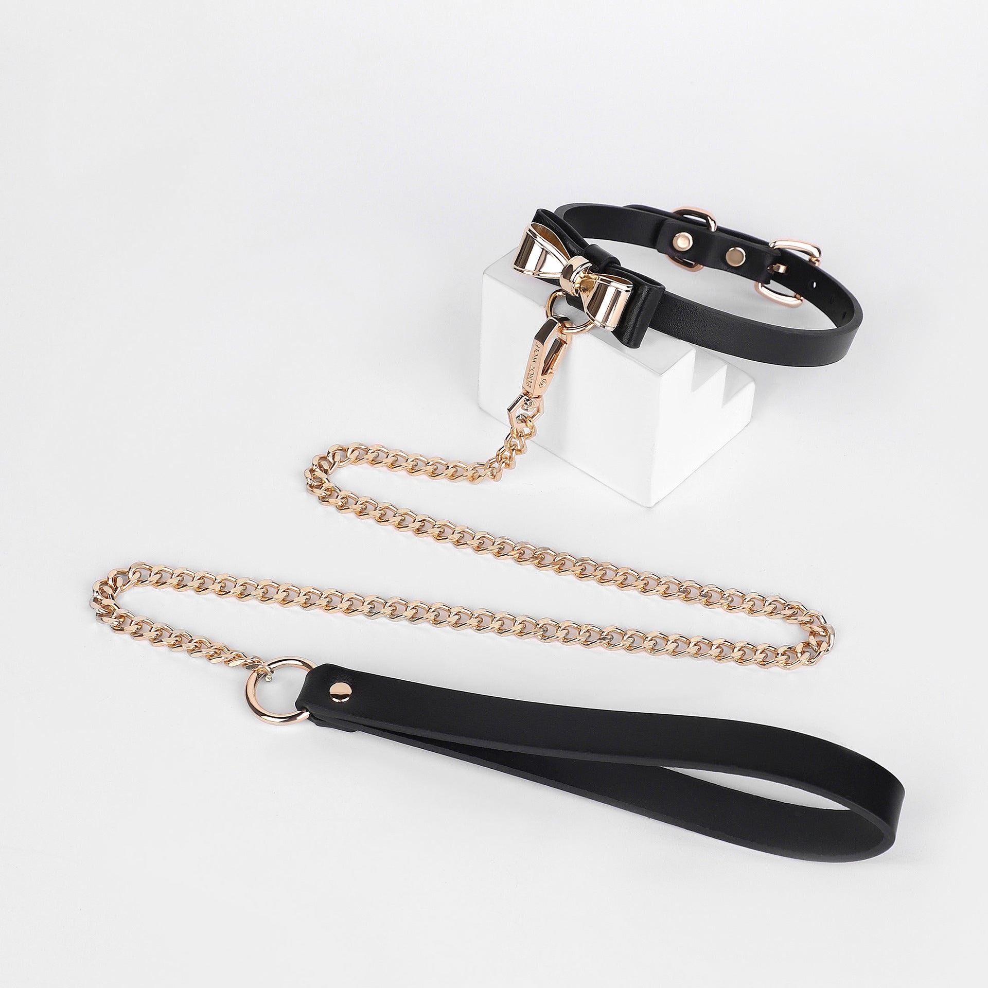 Collars with chains in various styles