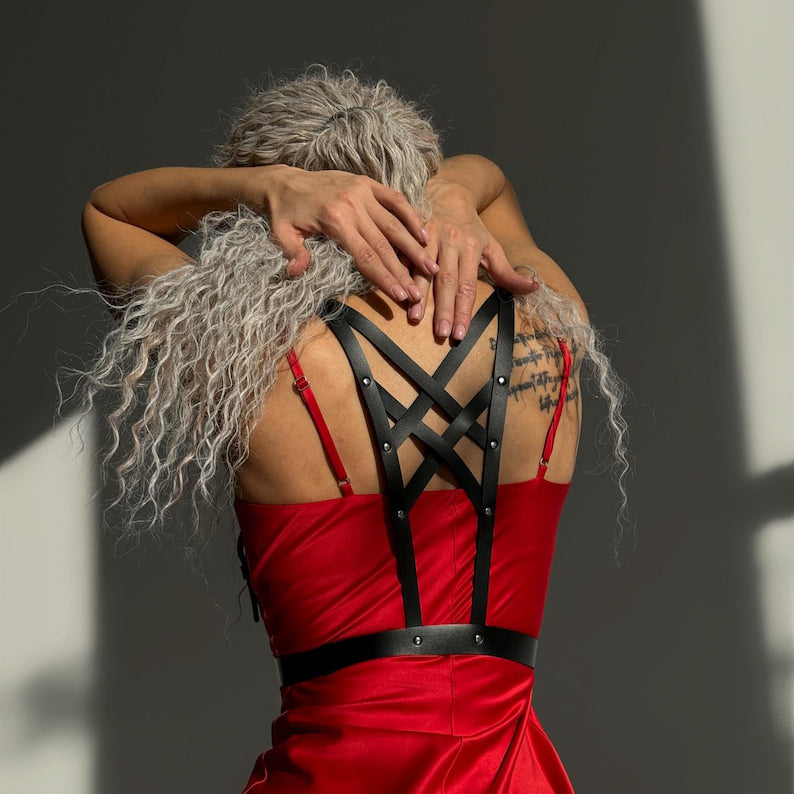 Women's leather cross-chest harness