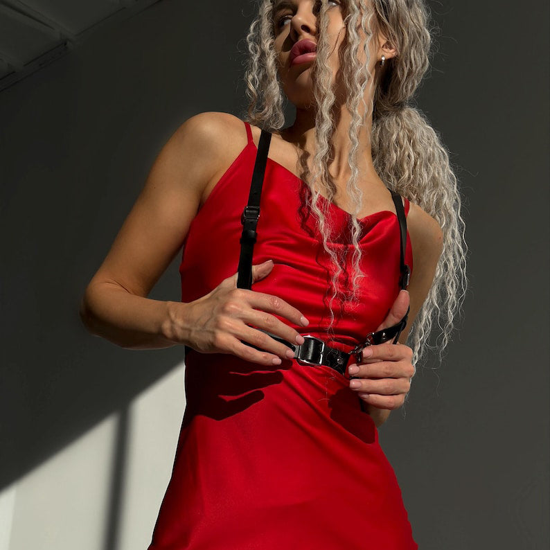Women's leather cross-chest harness