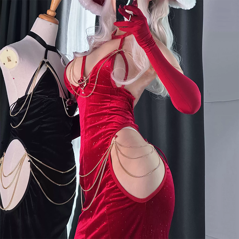 Strapless hip-baring fishtail dress