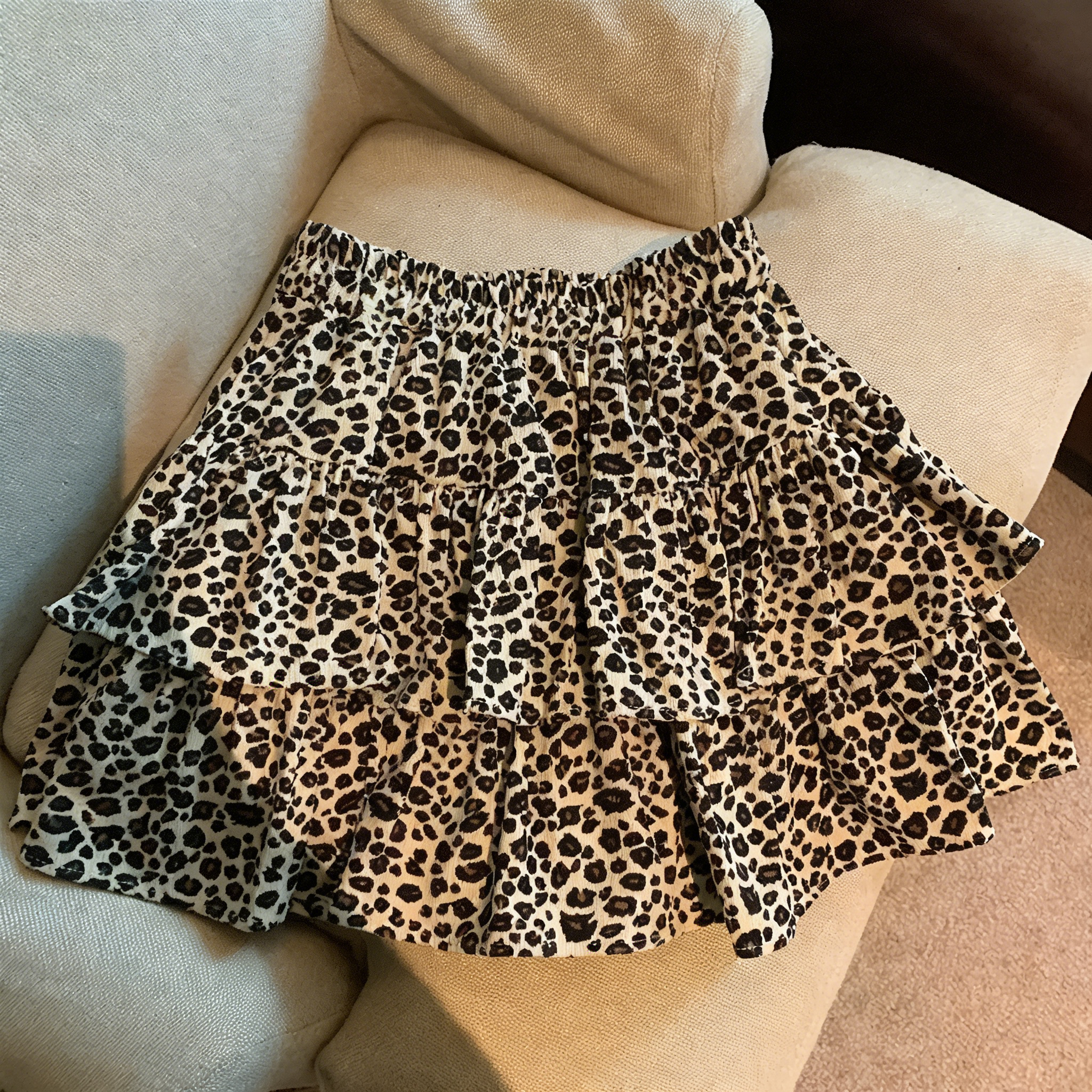 Leopard print pleated skirt