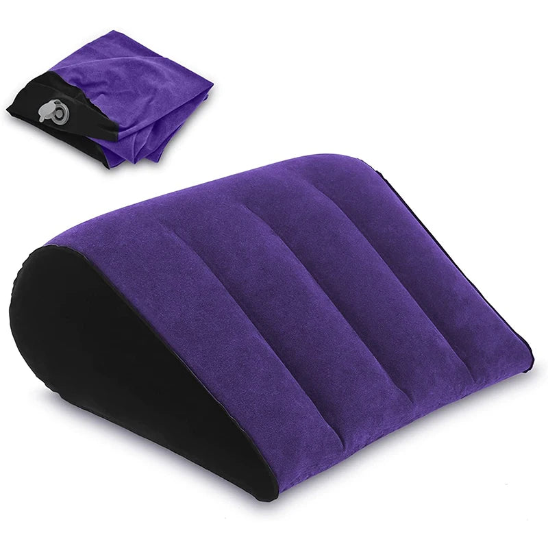 Portable inflatable triangle pillow