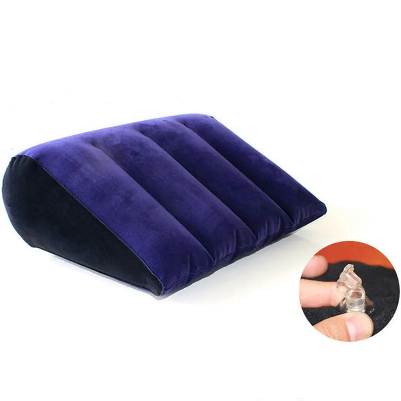 Portable inflatable triangle pillow