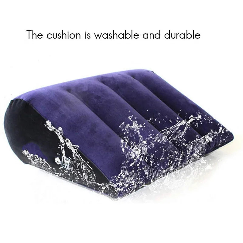 Portable inflatable triangle pillow